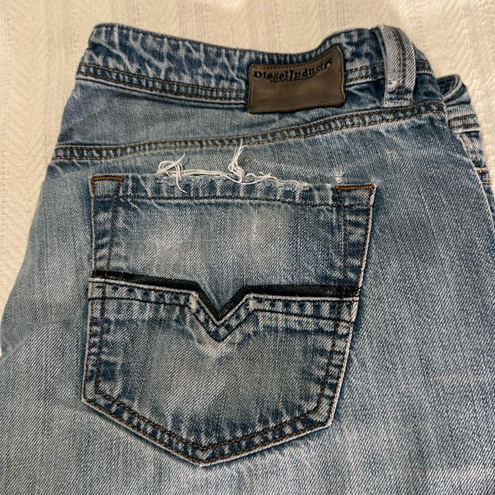 Men’s Diesel Relaxed Fit jeans - Button fly - size 38 x 34